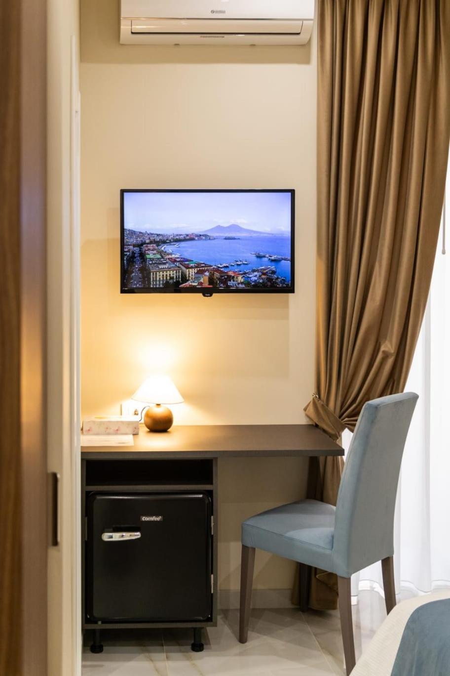 Station House 45 Bed & Breakfast เนเปิลส์ ภายนอก รูปภาพ