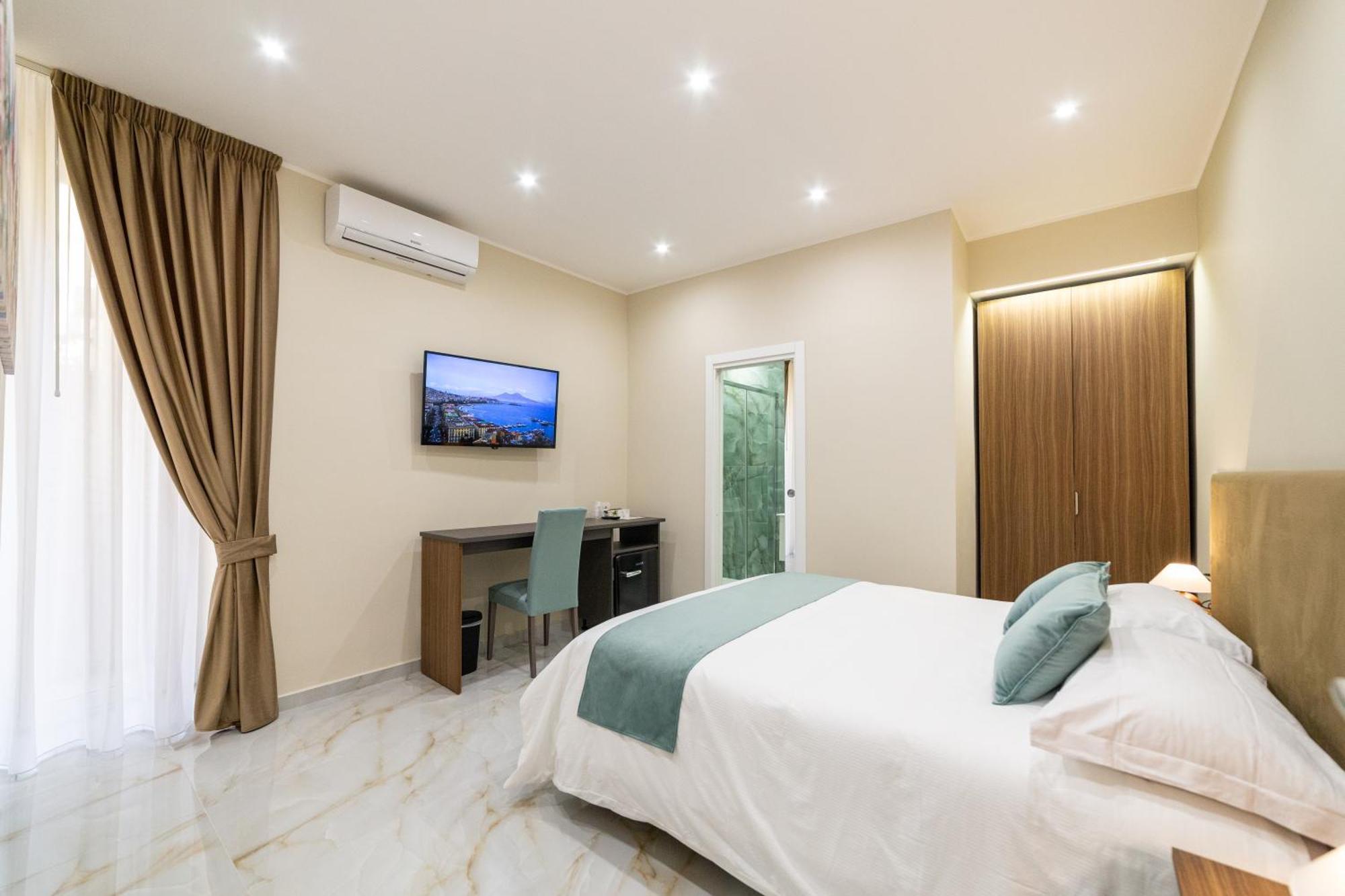 Station House 45 Bed & Breakfast เนเปิลส์ ภายนอก รูปภาพ