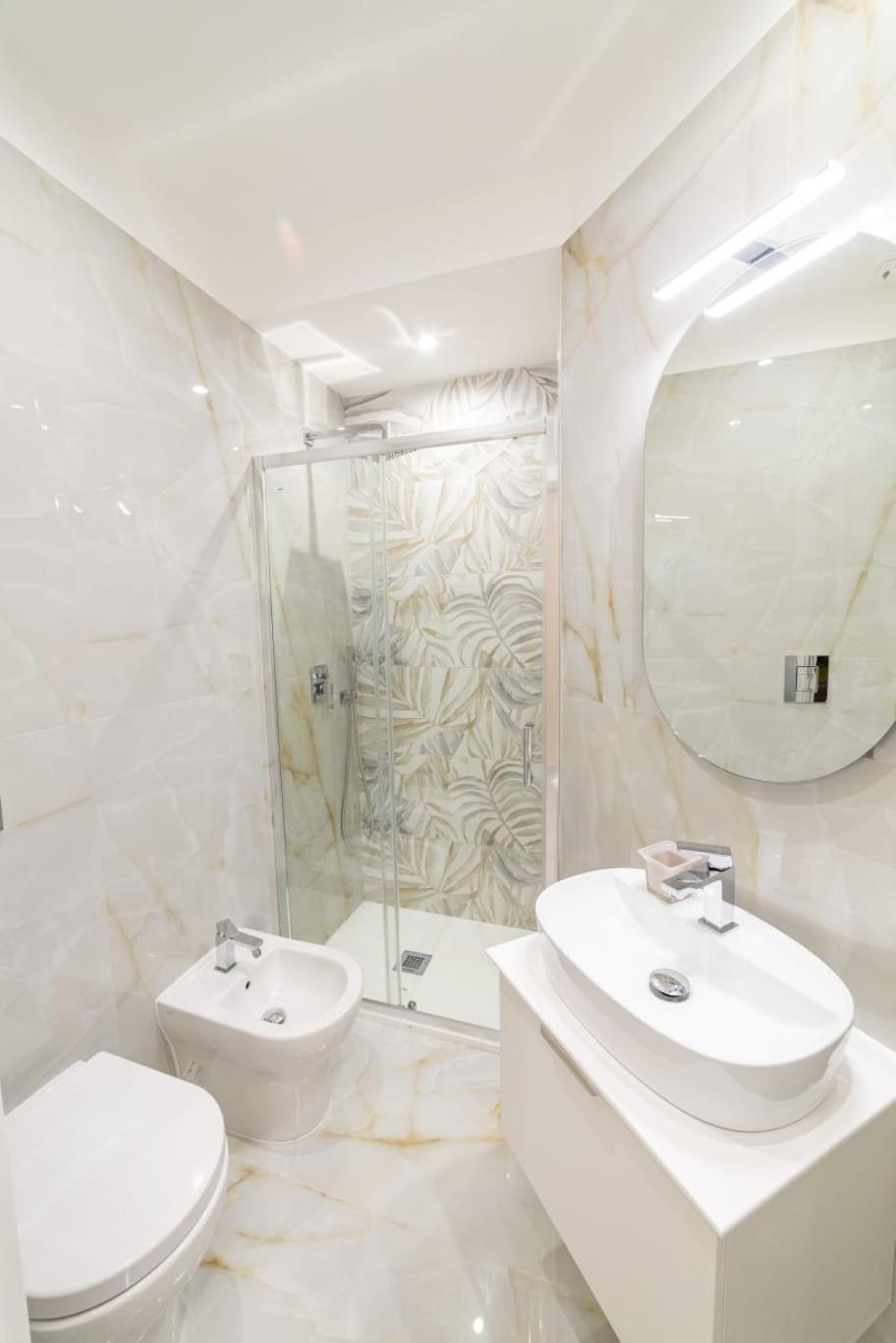 Station House 45 Bed & Breakfast เนเปิลส์ ภายนอก รูปภาพ