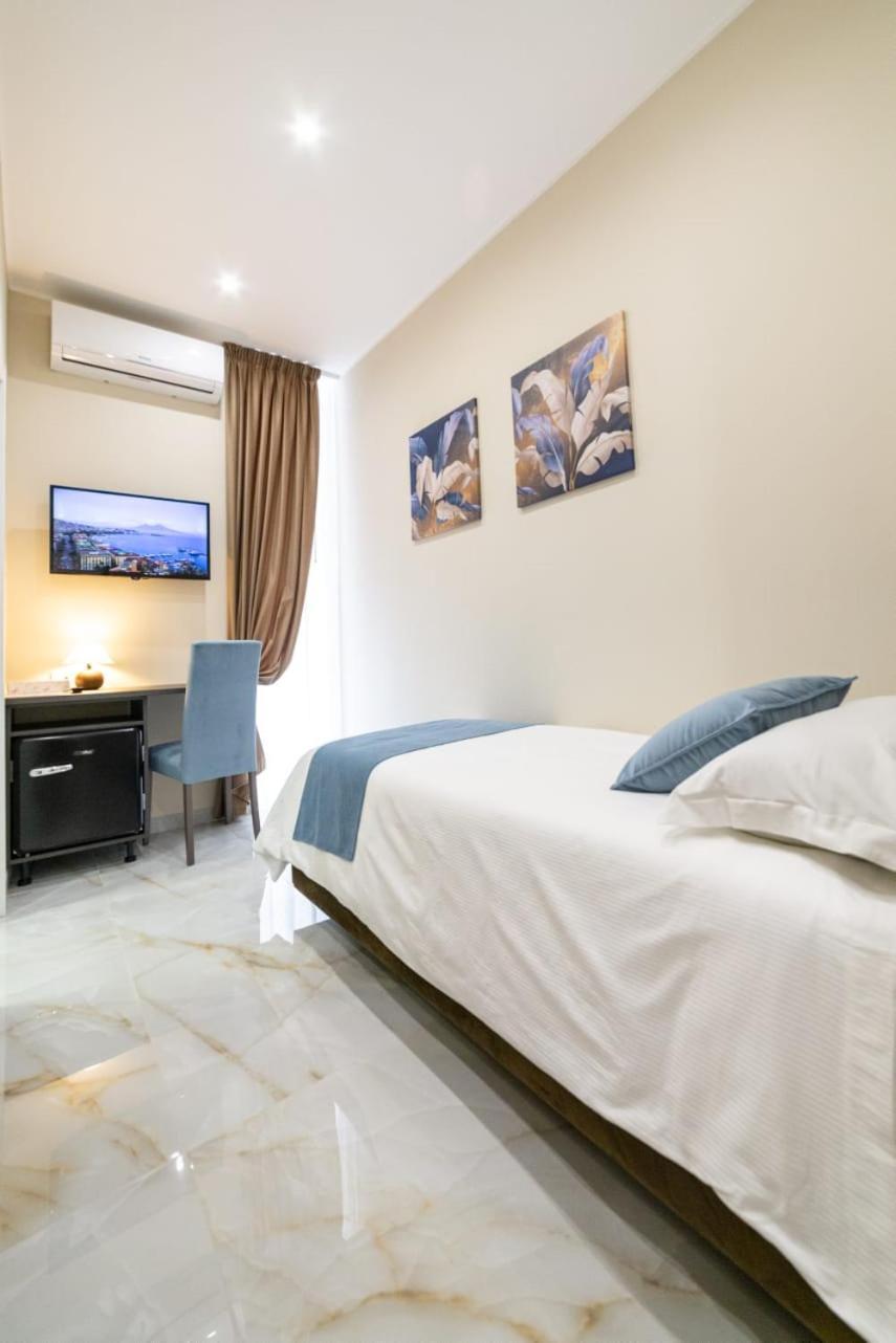 Station House 45 Bed & Breakfast เนเปิลส์ ภายนอก รูปภาพ